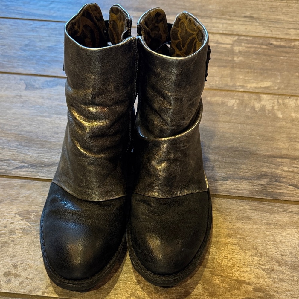 Fly London Stylish Black and Silver Women's Ankle Boots - Picture 4 of 8